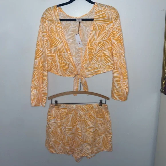 🦋NWT Women's Shade & Shore Tie-Front Long Sleeve Cover Up Top and Shorts! - Picture 4 of 15